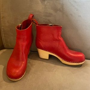 Swedish Hasbeens clog booties